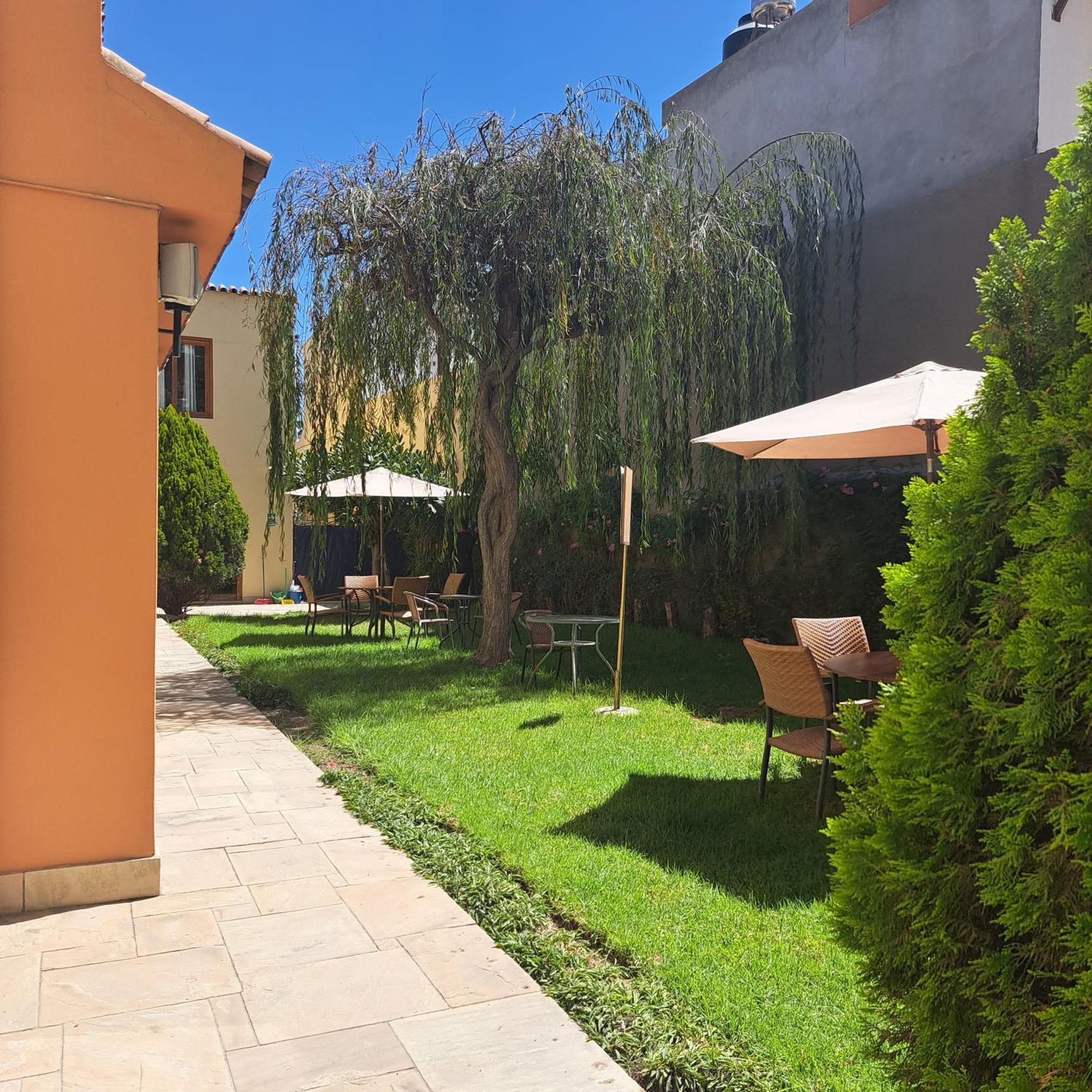 ארקוויפה Hotel Meliana מראה חיצוני תמונה